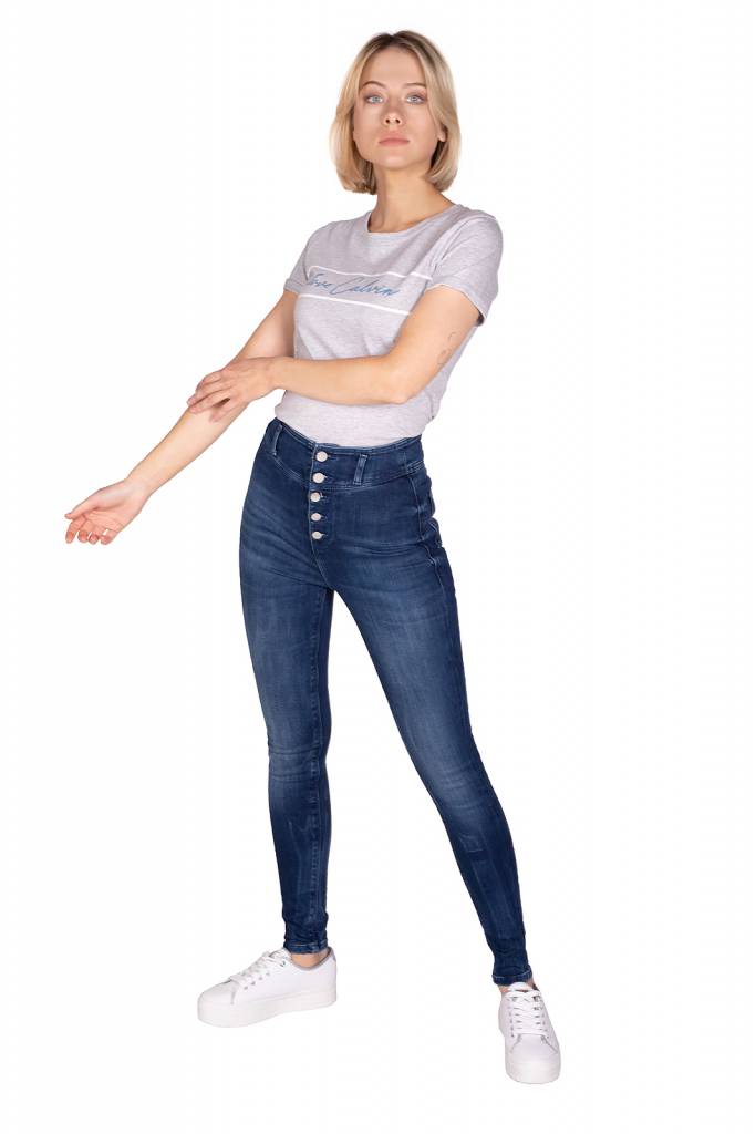 Detal stylizacja guess spodnie damskie conny W0BA00 D4651 Detal stylizacja guess spodnie damskie conny W0BA00 D4651