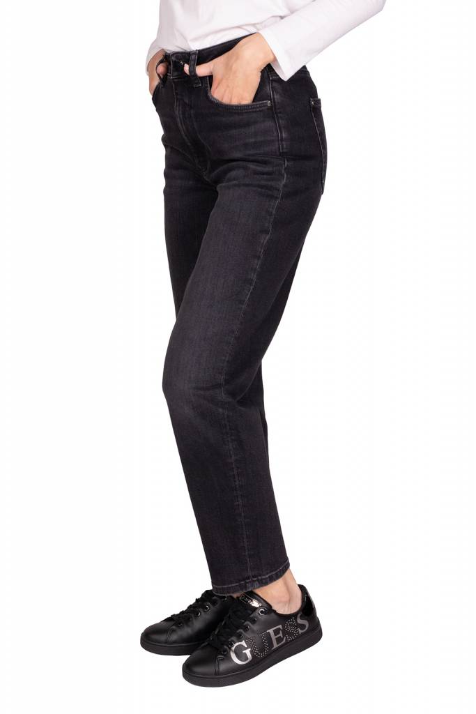Przód guess jeansy damskie mom W0BA21 D46L1 Przód guess jeansy damskie mom W0BA21 D46L1
