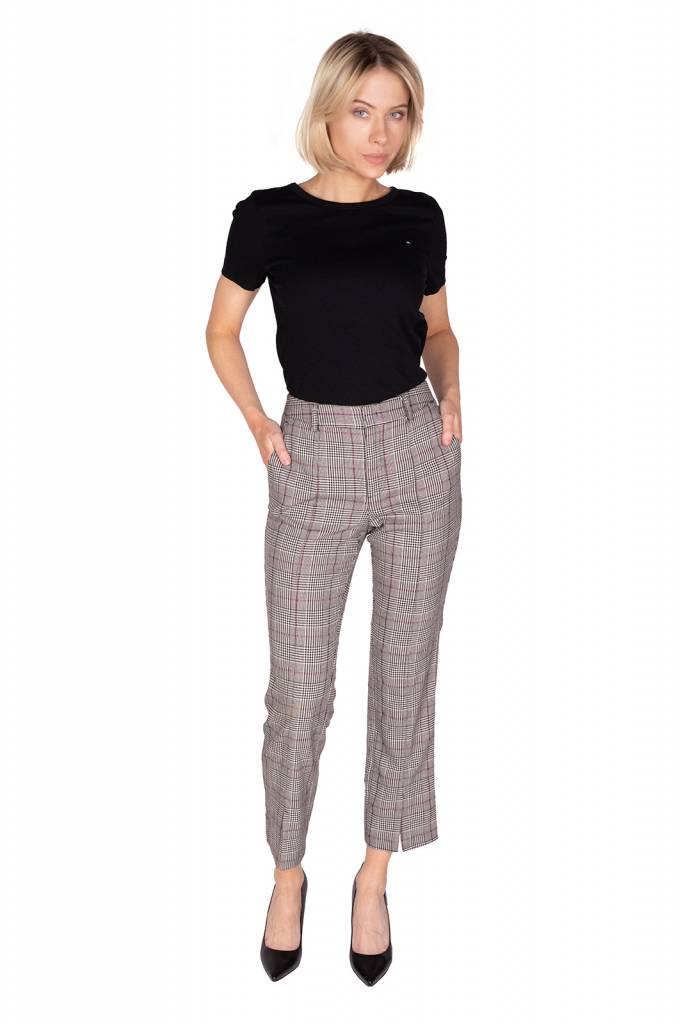 Detal stylizacja guess spodnie damskie materiałowe W93B54 WBW80 Detal stylizacja guess spodnie damskie materiałowe W93B54 WBW80