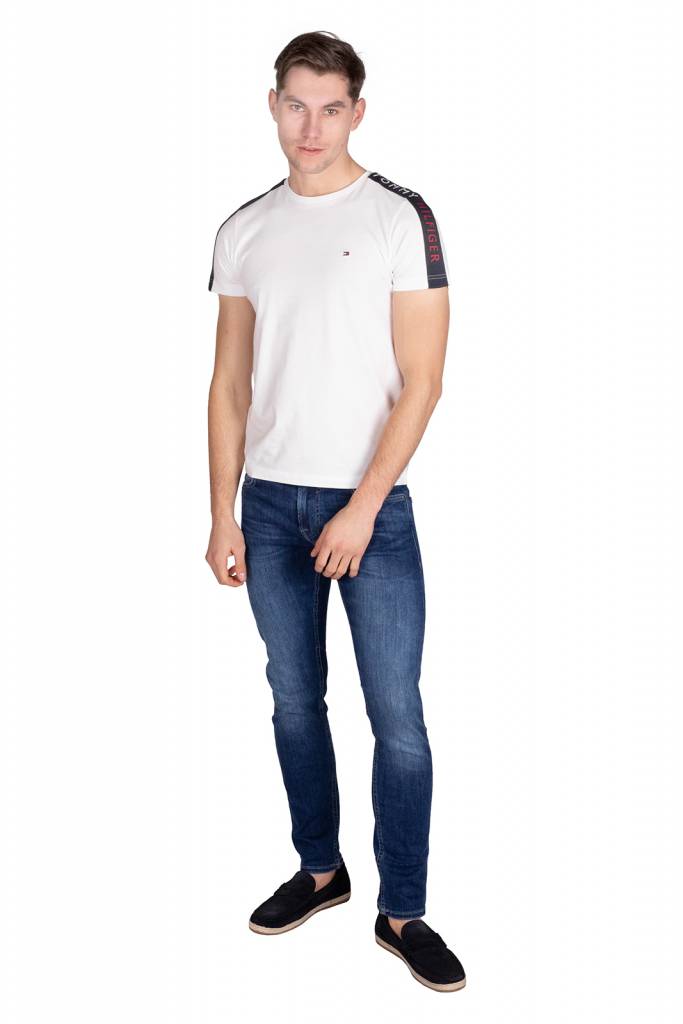 Detal stylizacja guess jeansy męskie miami M02AN1 D3ZL1 Detal stylizacja guess jeansy męskie miami M02AN1 D3ZL1