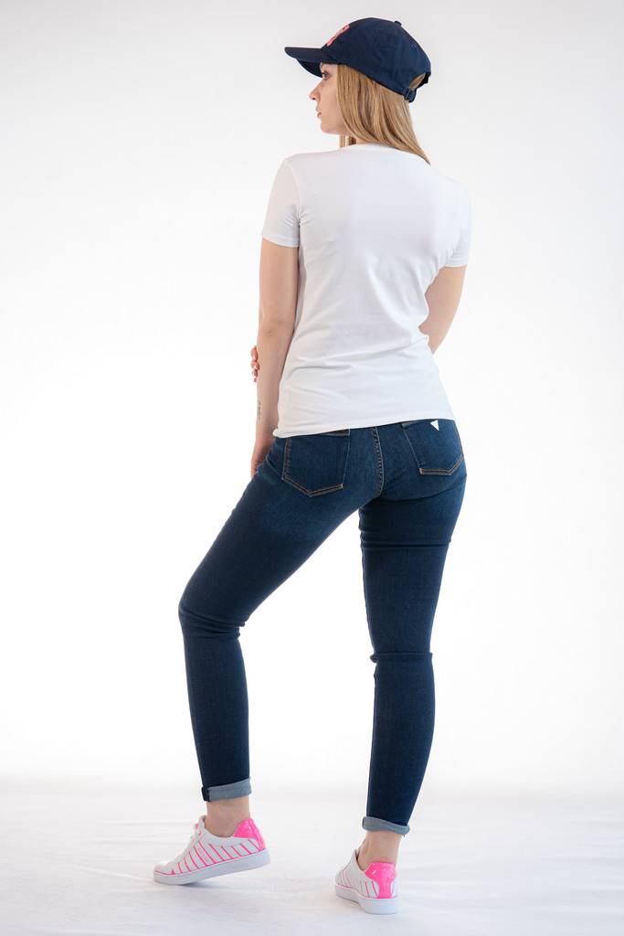 Tył guess jeansy damskie mid denim W94AJ2 D3TX0