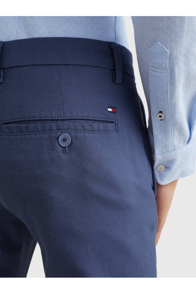 Detal stylizacja męskie chinosy tommy hilfiger bleecker slim fit MW0MW23559 Detal stylizacja męskie chinosy tommy hilfiger bleecker slim fit MW0MW23559
