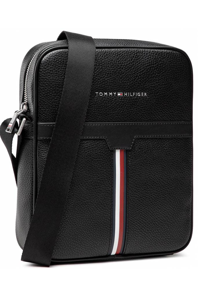 Detal stylizacja saszetka męska downtown tommy hilfiger AM0AM08690 Detal stylizacja saszetka męska downtown tommy hilfiger AM0AM08690