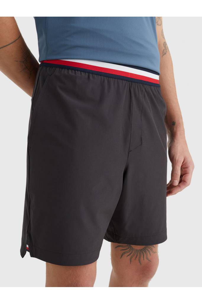 Przód męskie szorty treningowe odprowadzające wilgoć tommy hilfiger MW0MW22881 Przód męskie szorty treningowe odprowadzające wilgoć tommy hilfiger MW0MW22881