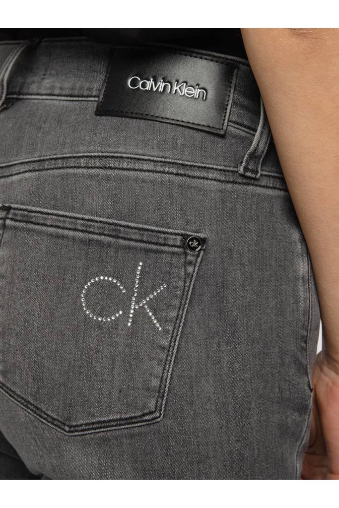 Detal stylizacja calvin klein jeansy damskie mid rise slim K20K202408 Detal stylizacja calvin klein jeansy damskie mid rise slim K20K202408