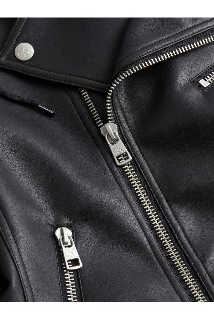 Detal 2 męska kurtka motocyklowa ze skóry ekologicznej z kapturem calvin klein jeans J30J322301 Detal 2 męska kurtka motocyklowa ze skóry ekologicznej z kapturem calvin klein jeans J30J322301