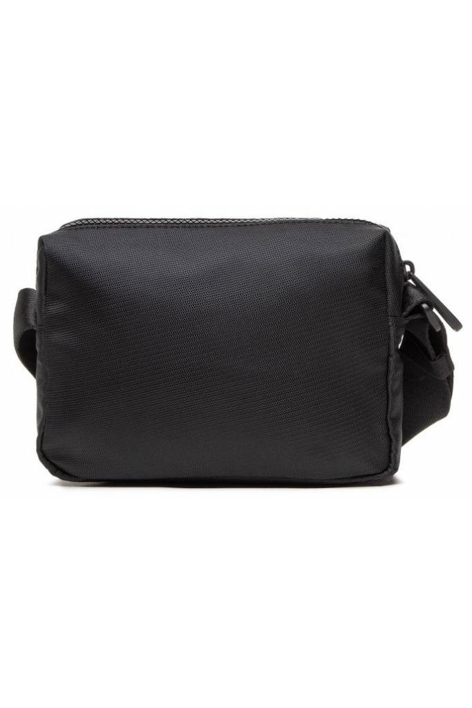 Detal stylizacja męska saszetka na ramię must t camera calvin klein K50K509549 Detal stylizacja męska saszetka na ramię must t camera calvin klein K50K509549