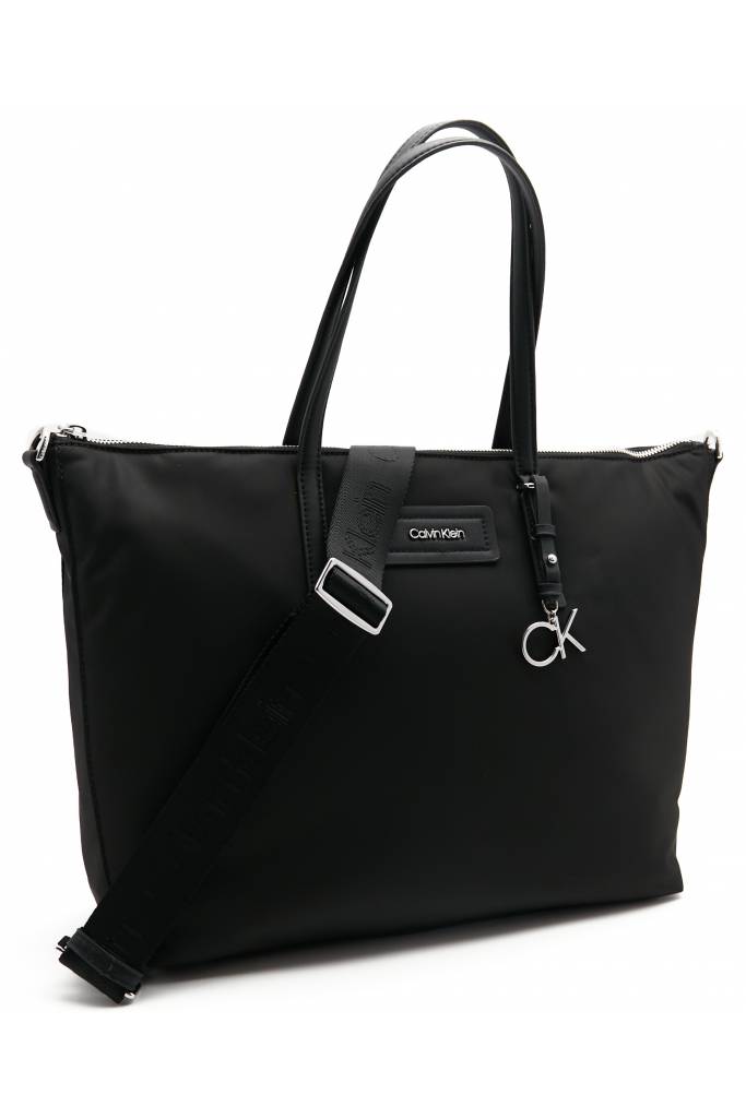 Detal stylizacja damska torebka shopper elevated calvin klein K60K609868 Detal stylizacja damska torebka shopper elevated calvin klein K60K609868