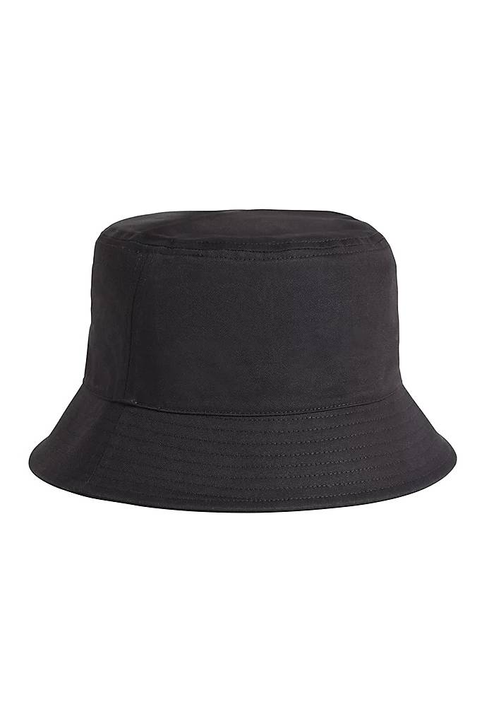 Detal stylizacja męski kapelusz typu backet calvin klein K50K509673 Detal stylizacja męski kapelusz typu backet calvin klein K50K509673