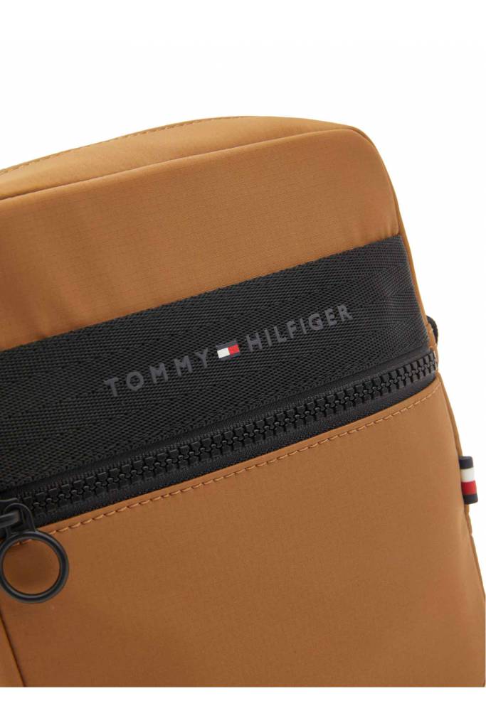Tył męska saszetka horizon mini tommy hilfiger AM0AM10262 Tył męska saszetka horizon mini tommy hilfiger AM0AM10262