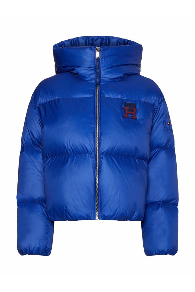 Detal 4 damska kurtka puchowa monogram badge tommy hilfiger WW0WW37479 Detal 4 damska kurtka puchowa monogram badge tommy hilfiger WW0WW37479