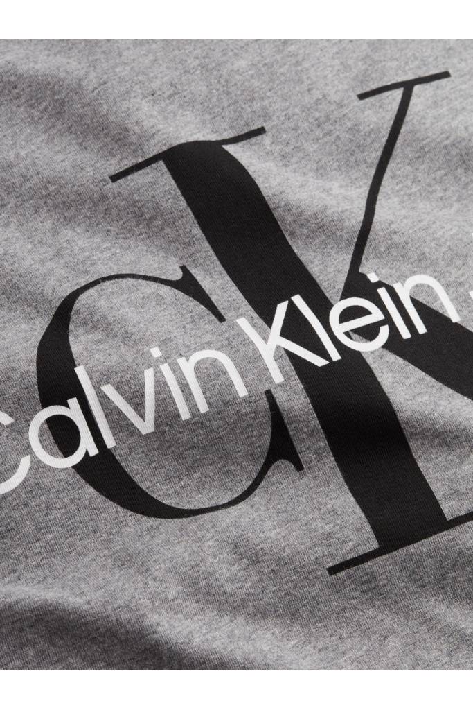 Detal stylizacja męski t-shirt z aplikacją calvin klein jeans J30J320935 Detal stylizacja męski t-shirt z aplikacją calvin klein jeans J30J320935