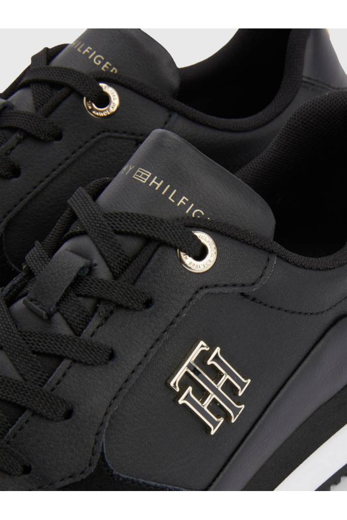 Detal stylizacja damskie skórzane sneakersy emboss metallic tommy hilfiger FW0FW06736