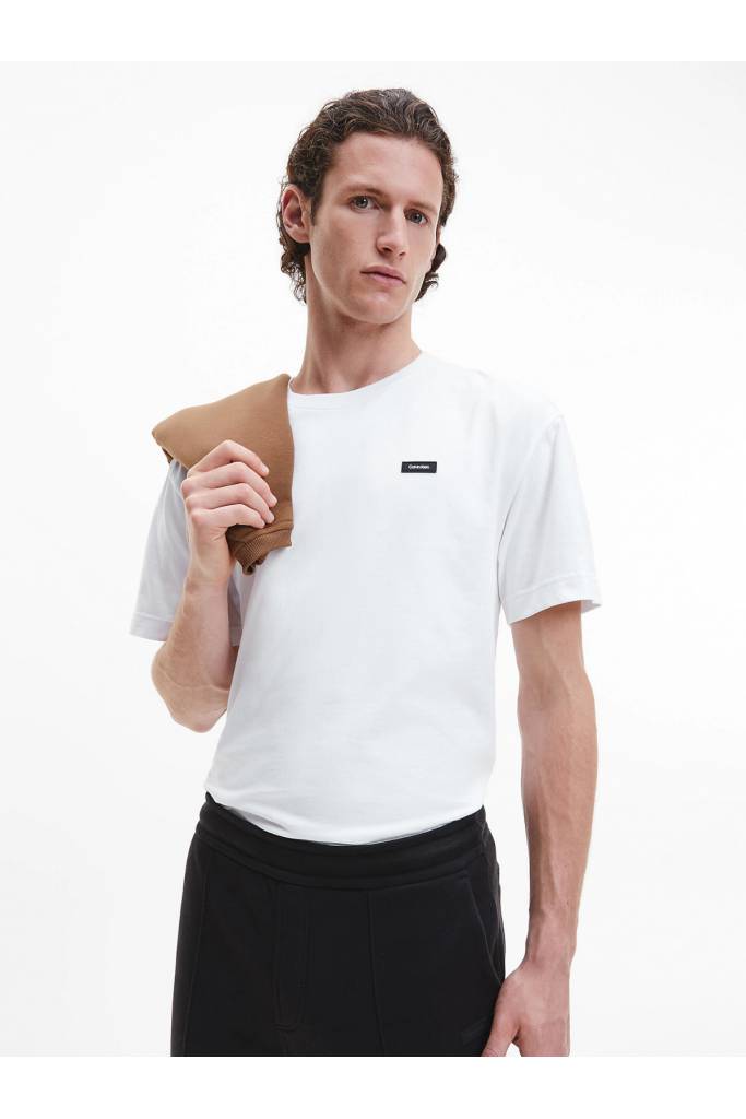 Przód męski t-shirt comfort fit calvin klein K10K110669 Przód męski t-shirt comfort fit calvin klein K10K110669