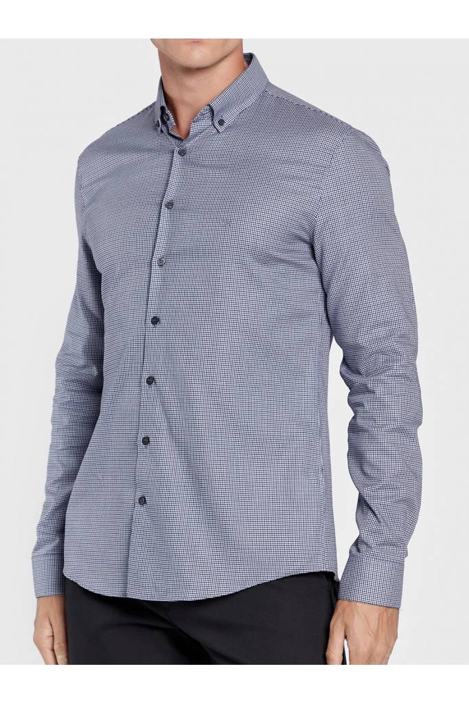 Przód męska koszula w drobną kratę calvin klein K10K108421 Przód męska koszula w drobną kratę calvin klein K10K108421