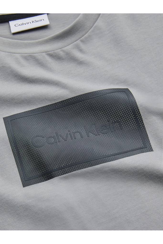 Detal stylizacja męski t-shirt logo box calvin klein K10K110115 Detal stylizacja męski t-shirt logo box calvin klein K10K110115