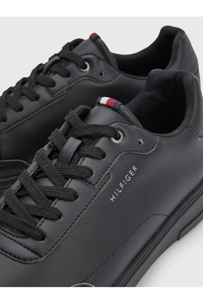 Detal stylizacja męskie sneakersy modern cupsole tommy hilfiger FM0FM04292 Detal stylizacja męskie sneakersy modern cupsole tommy hilfiger FM0FM04292