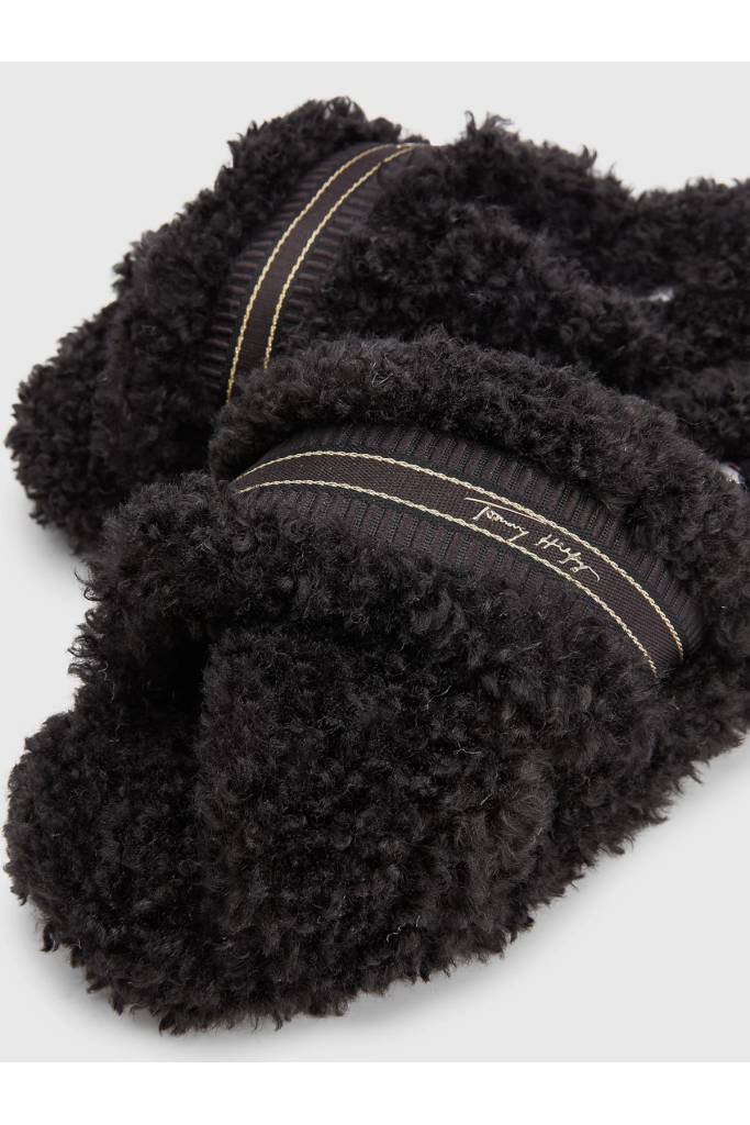 Detal stylizacja damskie kapcie sherpa fur tommy hilfiger FW0FW06576 Detal stylizacja damskie kapcie sherpa fur tommy hilfiger FW0FW06576