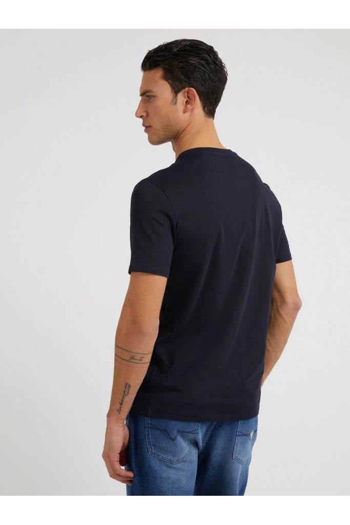 Detal 9 męski t-shirt core z mini logo guess M2YI36 I3Z11 Detal 9 męski t-shirt core z mini logo guess M2YI36 I3Z11