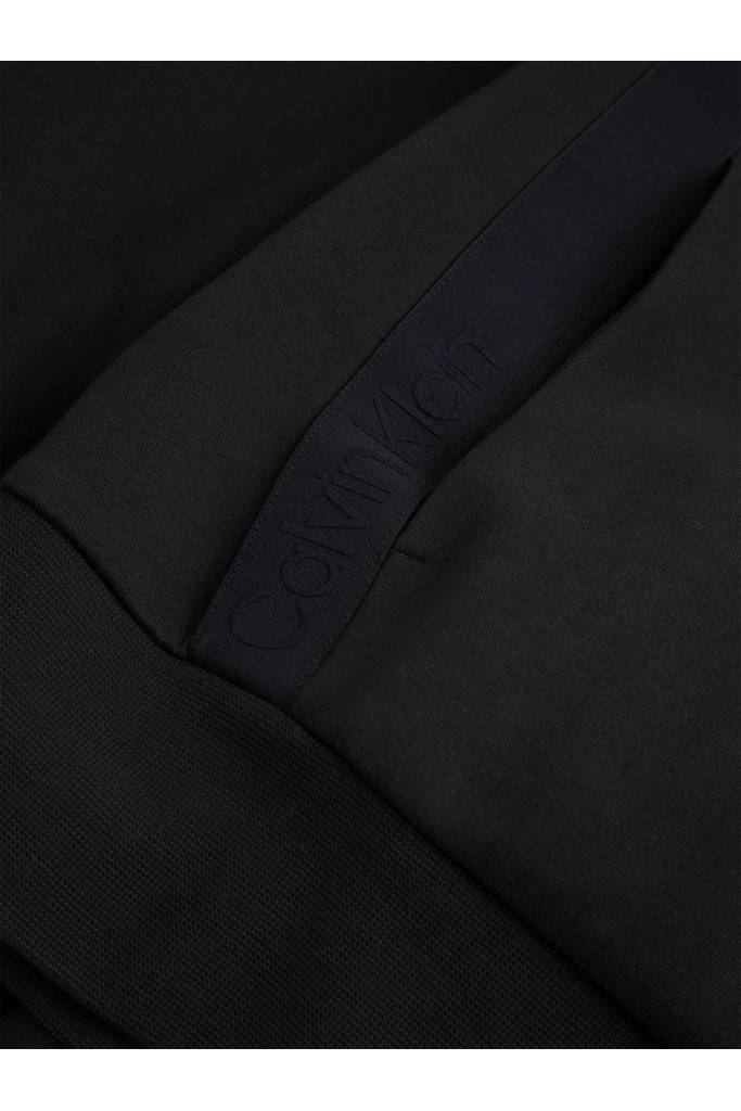 Przód męska bluza dresowa z kapturem logo tape comfort calvin klein K10K111100