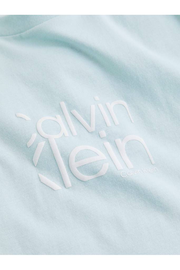 Detal stylizacja męski t-shirt matte front logo calvin klein K10K111122 Detal stylizacja męski t-shirt matte front logo calvin klein K10K111122