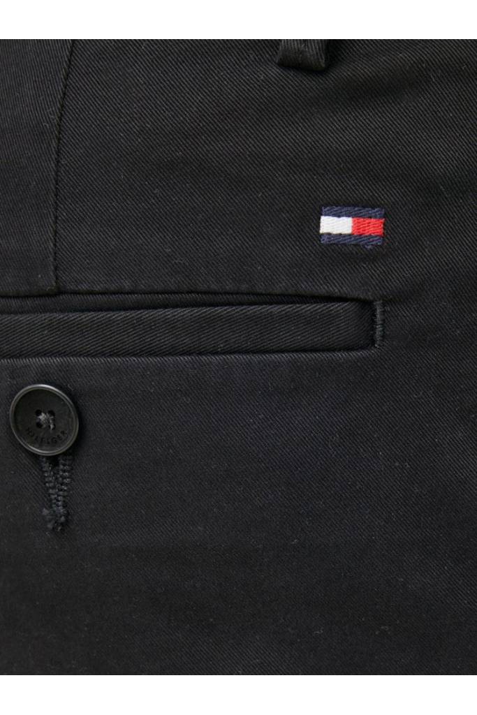 Detal stylizacja męskie spodnie chinosy bleecker tommy hilfiger MW0MW26619