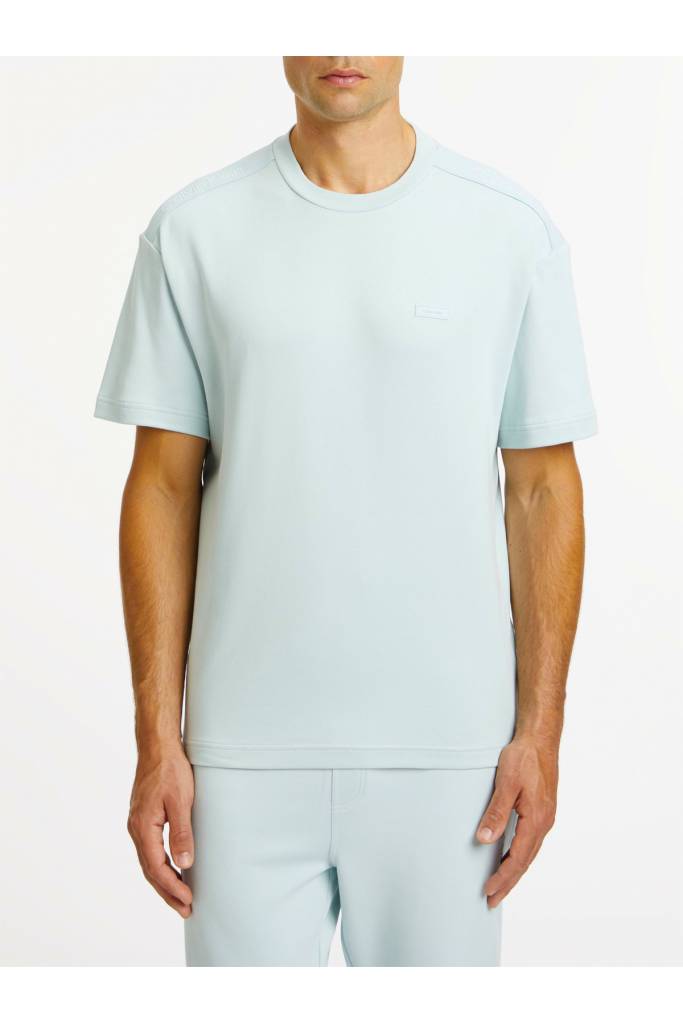 Detal 4 męski t-shirt logo comfort calvin klein K10K111177 Detal 4 męski t-shirt logo comfort calvin klein K10K111177