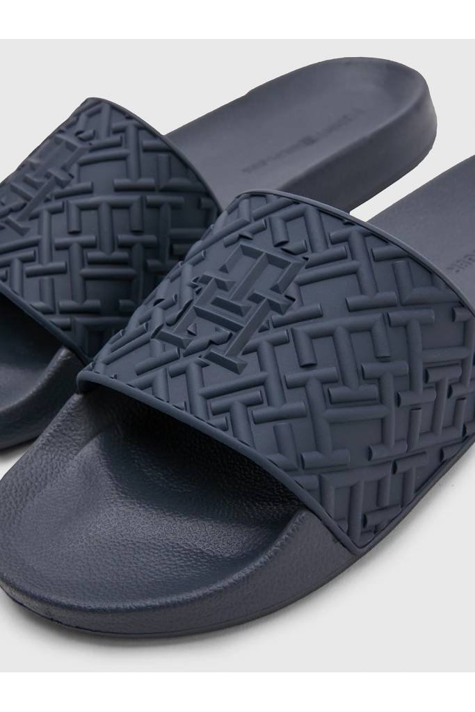 Detal stylizacja męskie klapki rubber monogram tommy hilfiger FM0FM04464 Detal stylizacja męskie klapki rubber monogram tommy hilfiger FM0FM04464