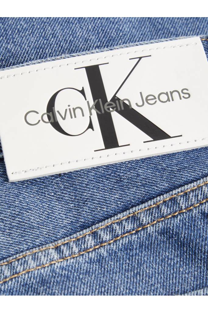 Detal stylizacja męskie szorty jeansowe calvin klein jeans J30J322787