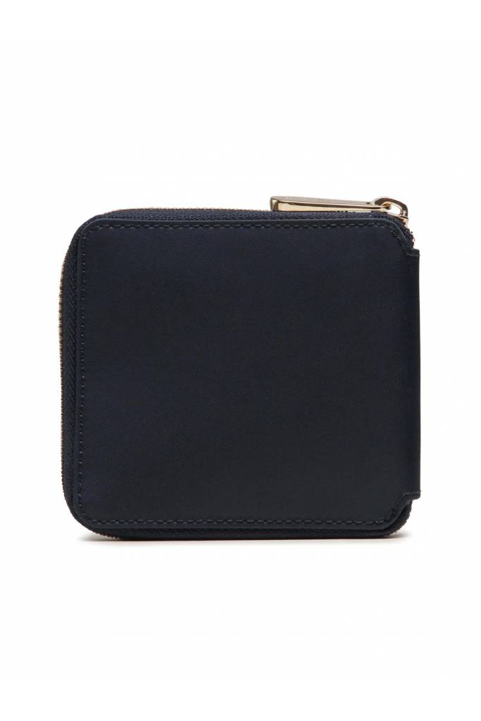 Detal stylizacja mały portfel damski poppy med tommy hilfiger AW0AW14644 Detal stylizacja mały portfel damski poppy med tommy hilfiger AW0AW14644