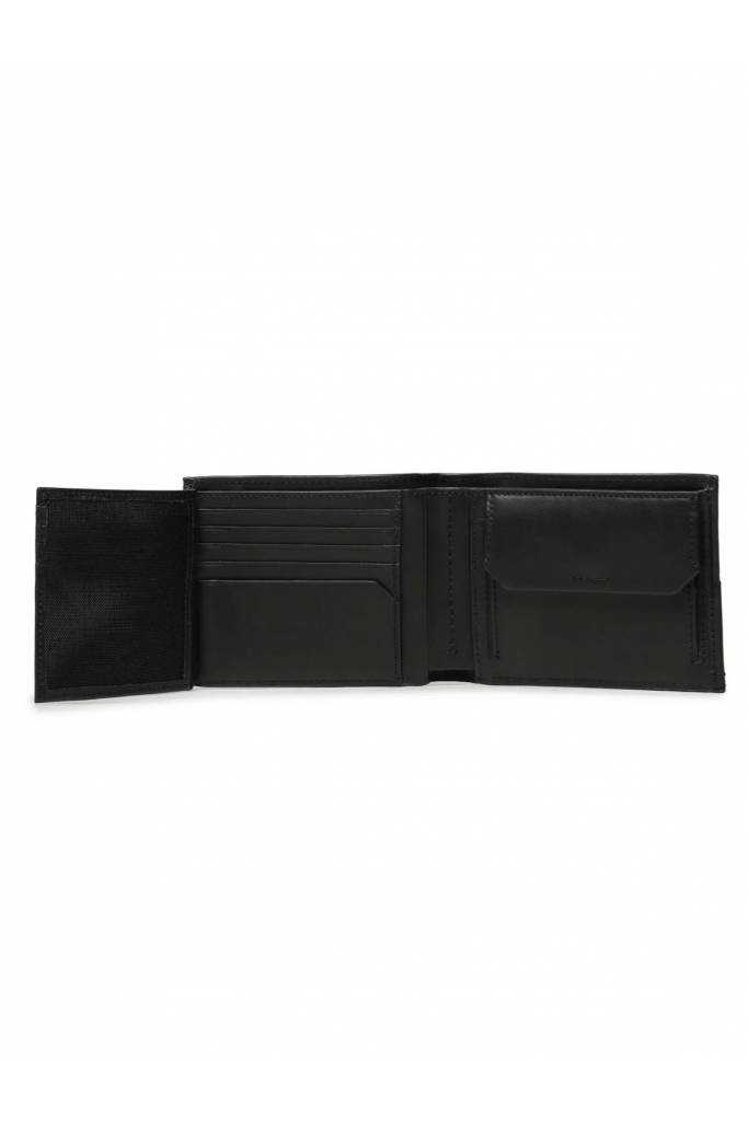 Detal 3 męski portfel duo stitch trifold 10cc calvin klein K50K510325 Detal 3 męski portfel duo stitch trifold 10cc calvin klein K50K510325