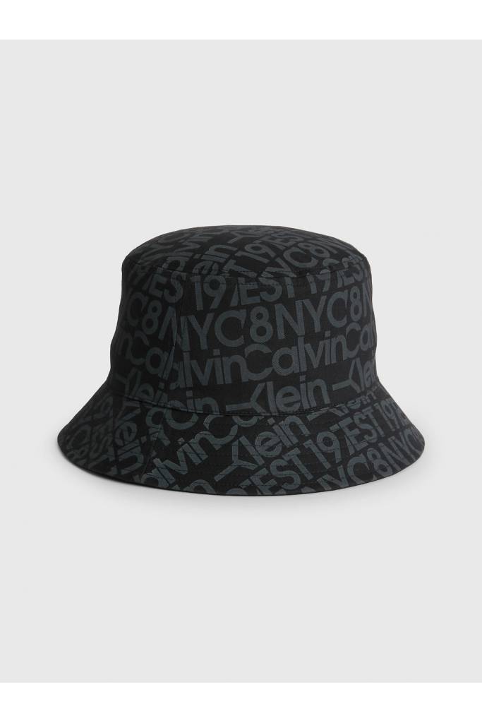 Detal stylizacja męski kapelusz logowany calvin klein jeans K50K510507 Detal stylizacja męski kapelusz logowany calvin klein jeans K50K510507