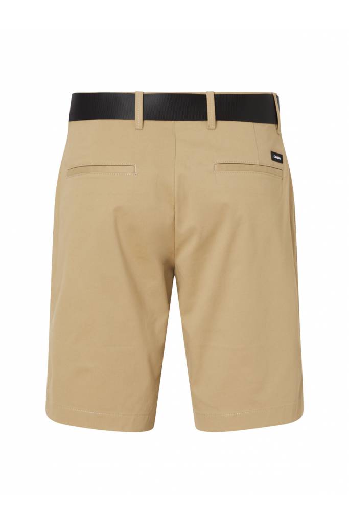 Przód męskie szorty materiałowe z paskiem modern twill calvin klein K10K111788 Przód męskie szorty materiałowe z paskiem modern twill calvin klein K10K111788