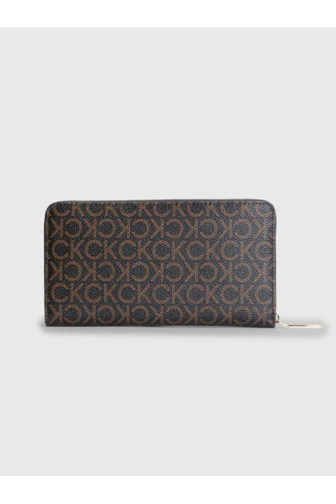 Detal stylizacja duży damski portfel logowany must calvin klein K60K609546 Detal stylizacja duży damski portfel logowany must calvin klein K60K609546
