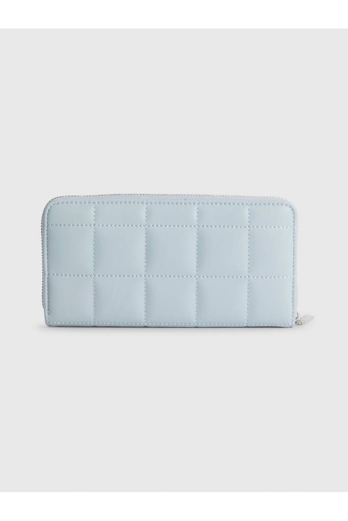 Detal 2 duży damski portfel pikowany re-lock quilt calvin klein K60K610494 Detal 2 duży damski portfel pikowany re-lock quilt calvin klein K60K610494