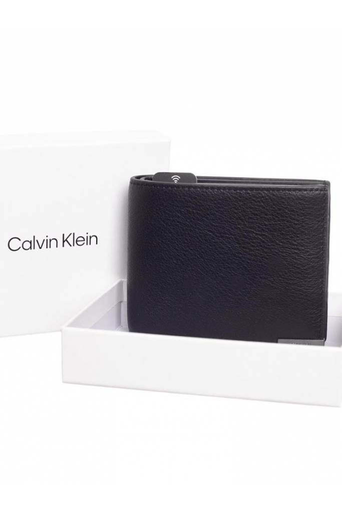 Detal stylizacja męski skórzany portfel modern plaque bifold 5cc calvin klein K50K510316