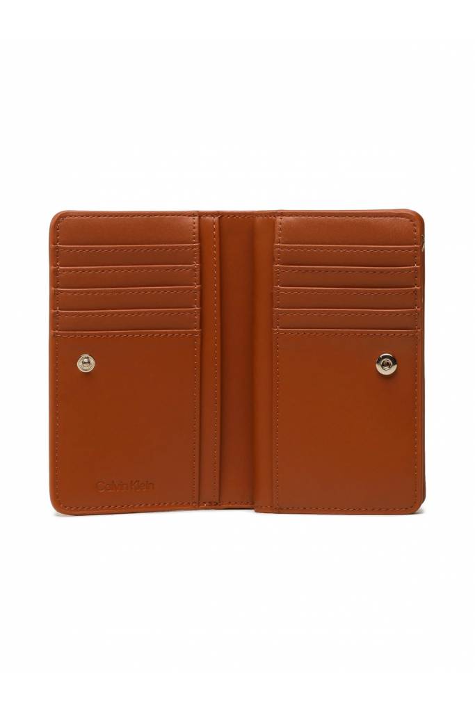 Przód portfel damski re-lock bifold french calvin klein K60K608992