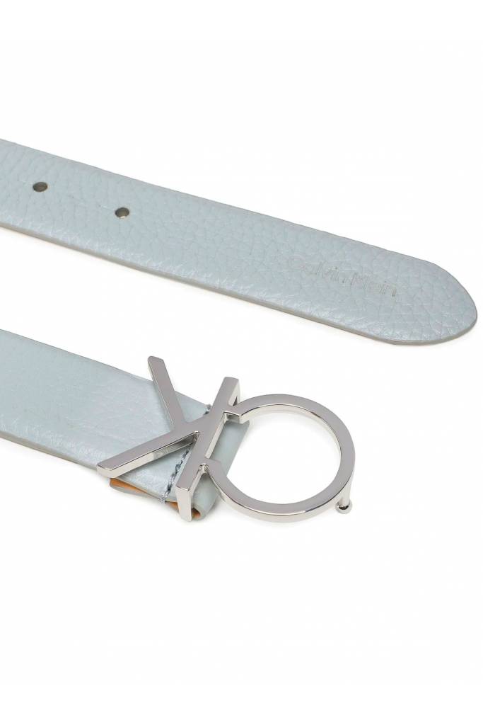 Tył skórzany damski pasek re-lock logo calvin klein K60K610413 Tył skórzany damski pasek re-lock logo calvin klein K60K610413