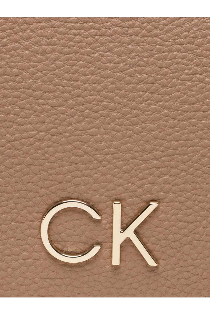 Detal stylizacja damska torebka na ramię re-lock calvin klein K60K610455