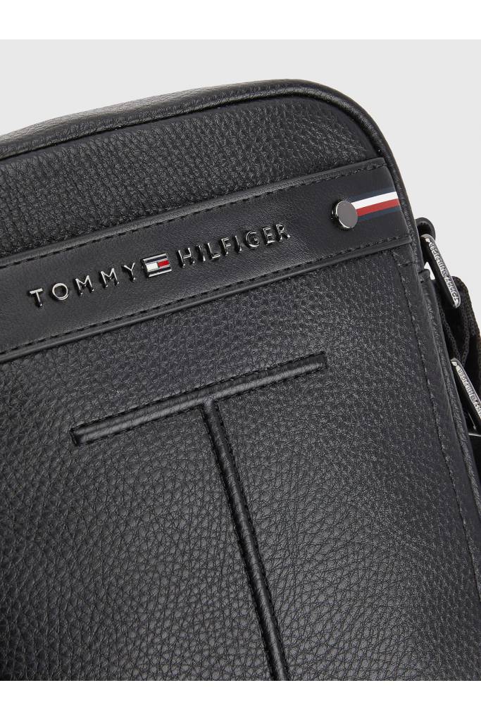 Detal stylizacja męska saszetka central tommy hilfiger AM0AM10936