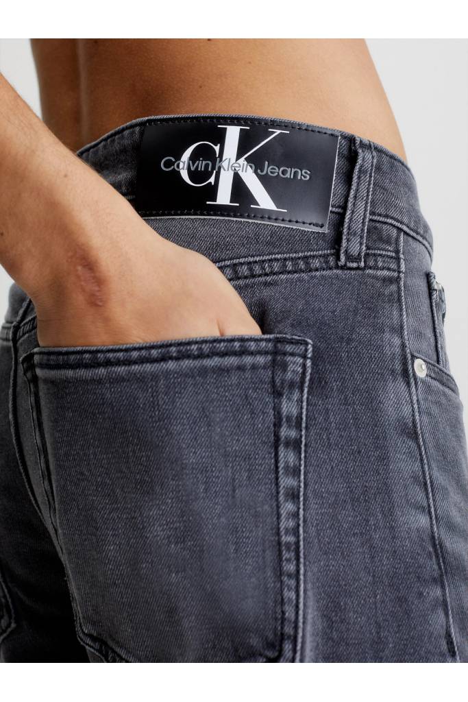 Detal stylizacja męskie jeansy taper calvin klein jeans J30J322798 Detal stylizacja męskie jeansy taper calvin klein jeans J30J322798