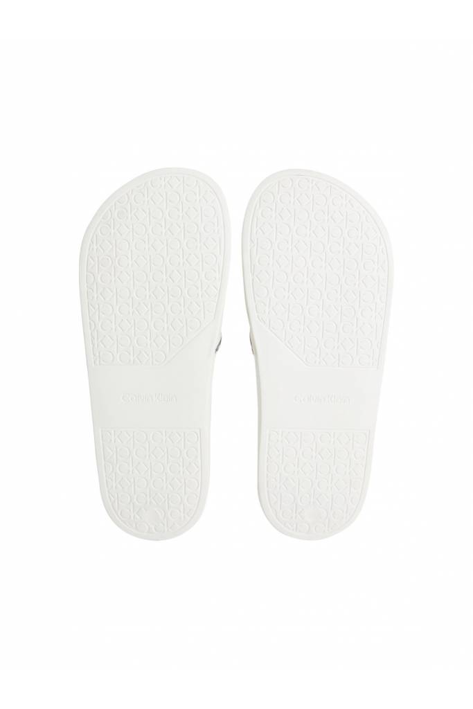 Tył damskie klapki rubber pool slide calvin klein HW0HW01526 Tył damskie klapki rubber pool slide calvin klein HW0HW01526
