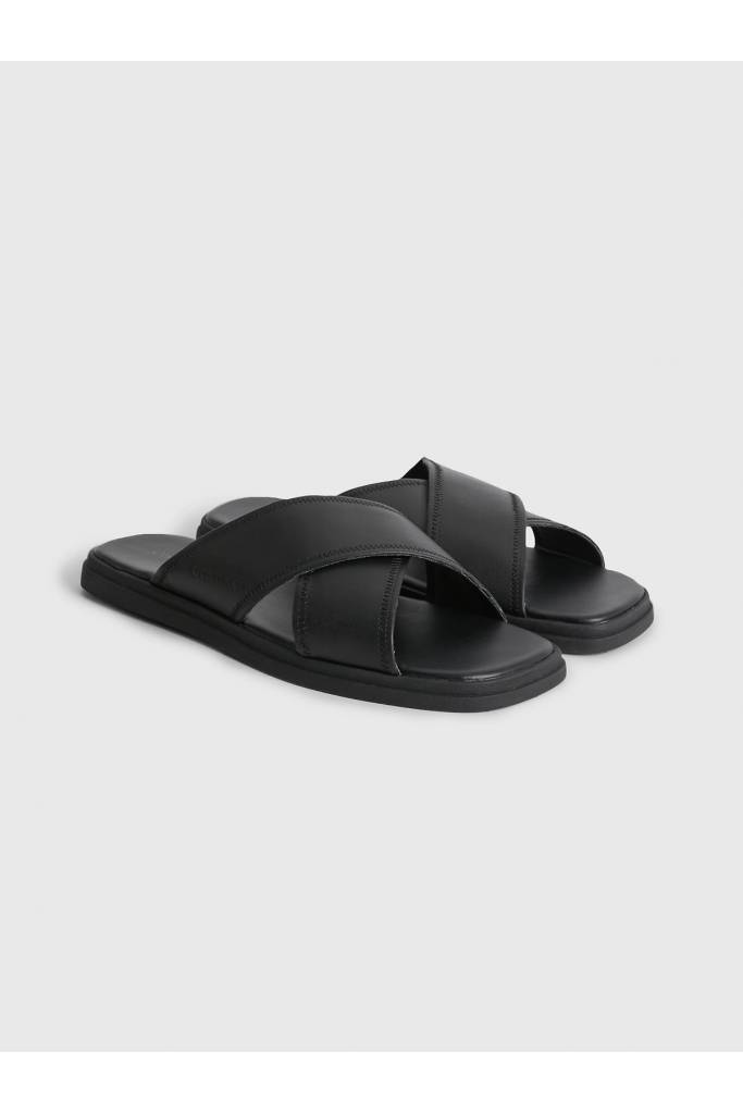 Przód męskie skórzane klapki criss cross calvin klein HM0HM00950
