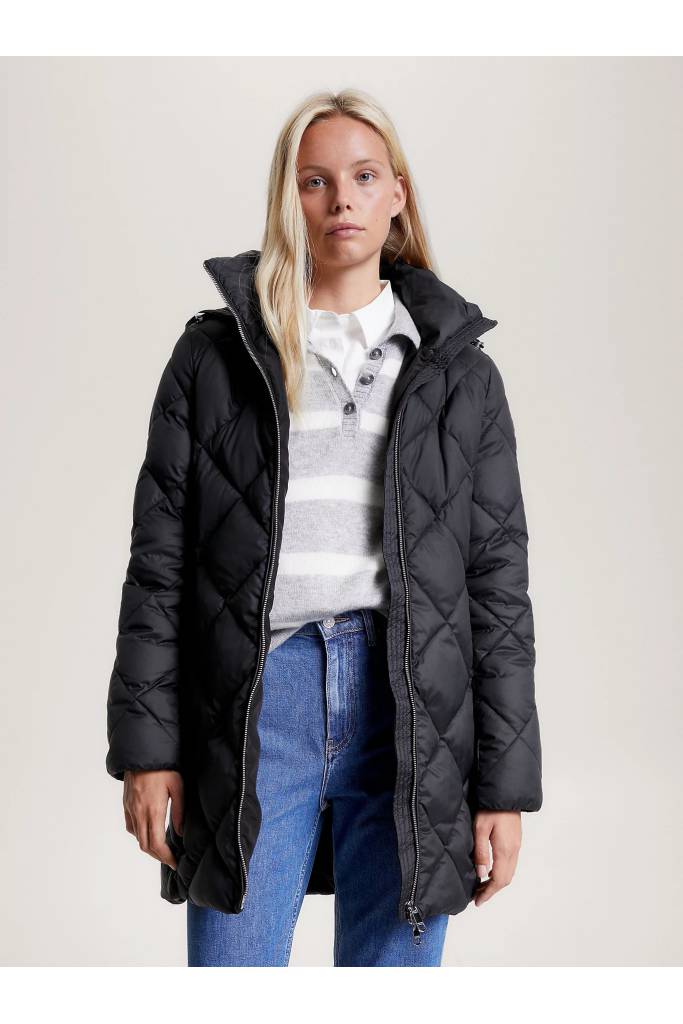 Detal stylizacja damski płaszcz z kapturem ocieplany elevated belted quilted tommy hilfiger WW0WW40326