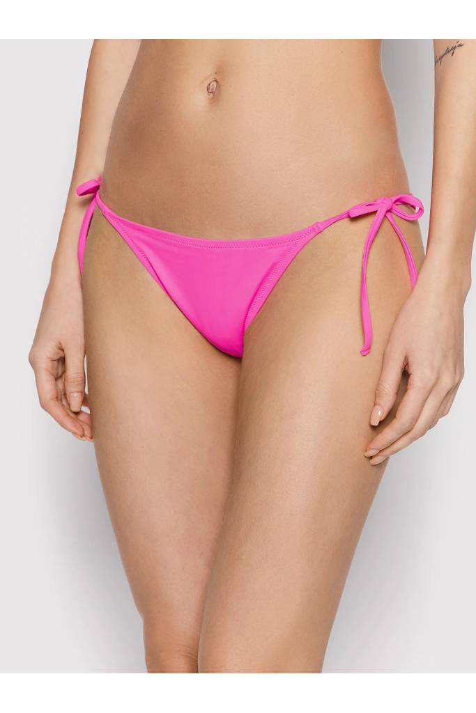 Detal 4 dół od bikini figi brief guess E02O21 LY00K