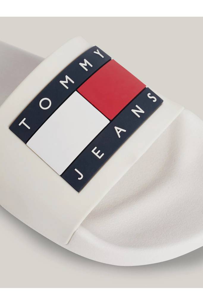 Detal stylizacja damskie klapki flag pool sld ess tommy jeans EN0EN02115