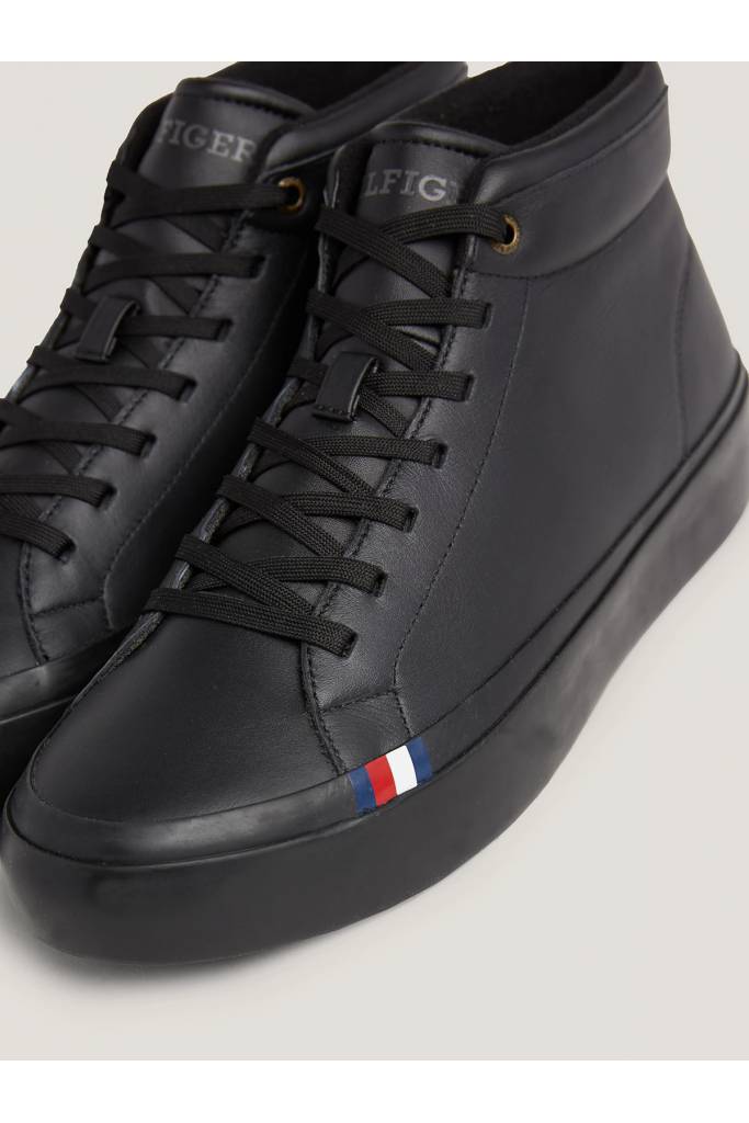 Detal stylizacja męskie sneakersy skórzane modern vulc lth hi wl tommy hilfiger FM0FM04820