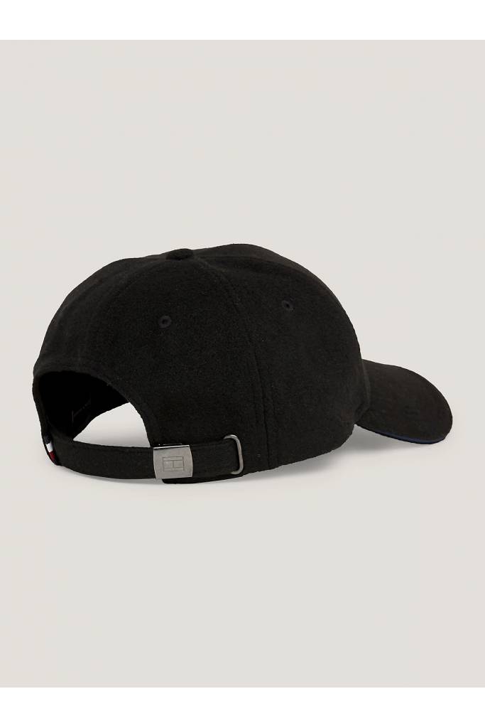 Detal stylizacja męska czapka zimowa z daszkiem elevated corporate cap tommy hilfiger AM0AM11485