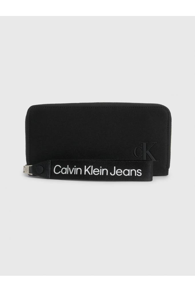 Damski portfel ultralight za wristlet calvin klein jeans K60K611242