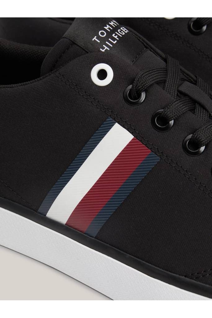 Detal stylizacja męskie sneakersy vulc low stripes mesh tommy hilfiger FM0FM04946